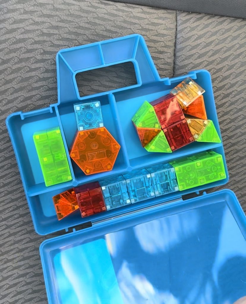 Magnetic cubes road trip toy