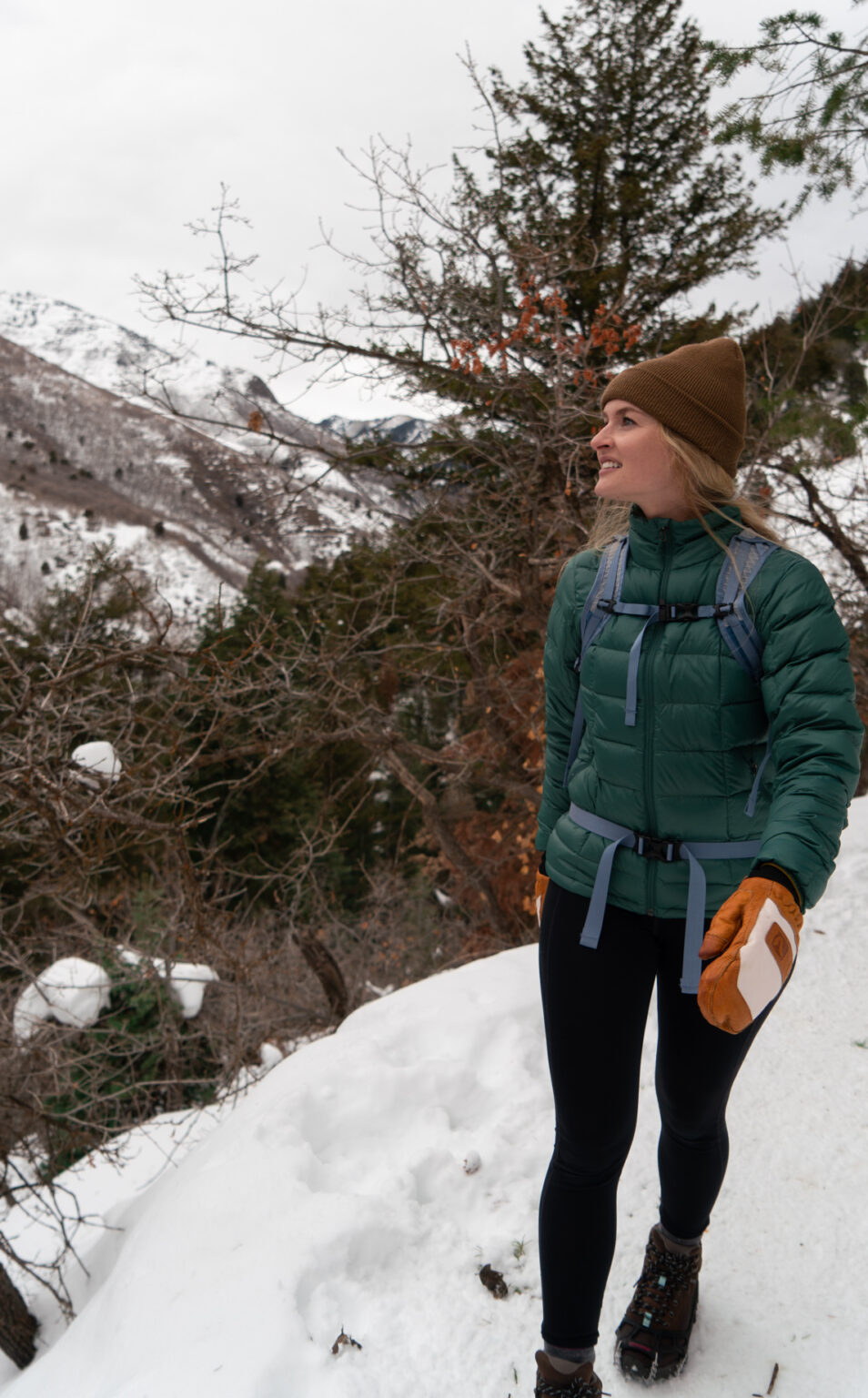 Winter Hiking Clothes For Women | How To Stay Warm And Dry in the ...