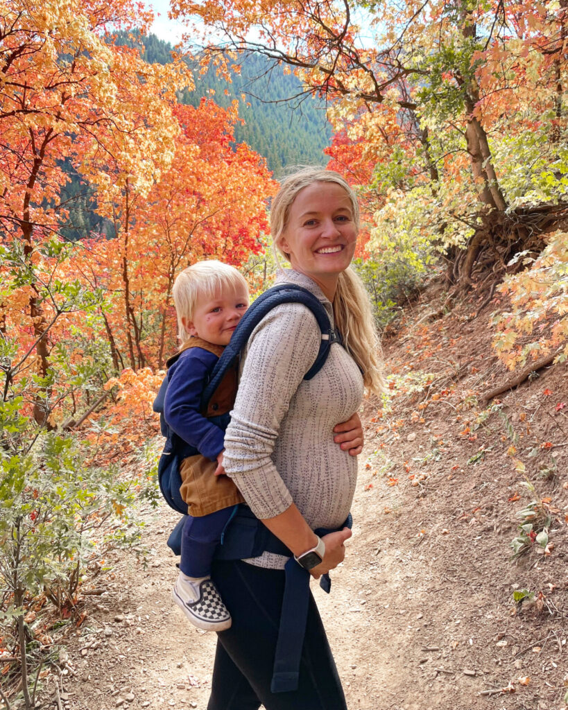 hiking pregnant using the ergobaby omni breeze